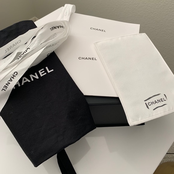 Chanel CC Filigree Vanity Small Black - Picture 17 of 17